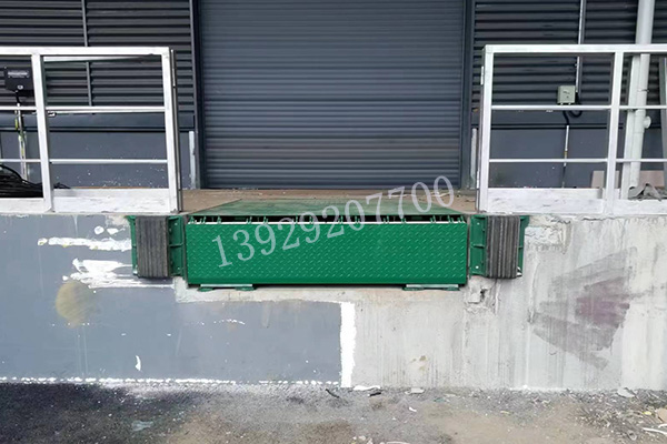 福建科順卸貨平臺案例