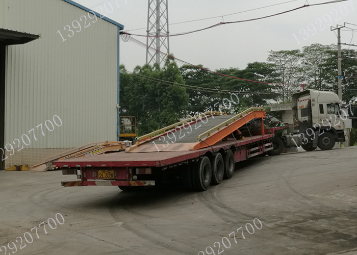 質(zhì)量好的移動式登車橋客人不顧外表給錢就拉走